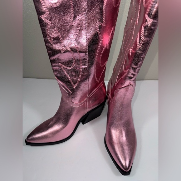Madden Girl Tall Western Boots Size 7.5
Metallic Pink New - Picture 2 of 12